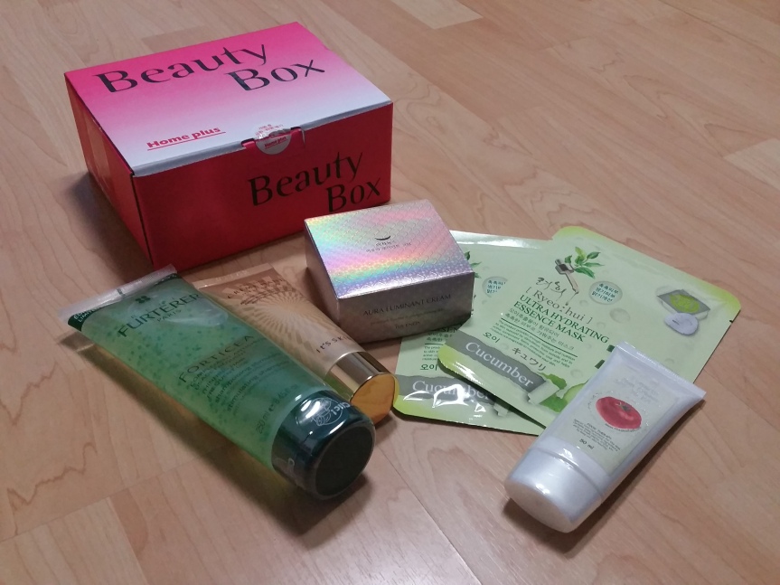 Non-subscription Box – Home Plus Beauty Box (June 2015)